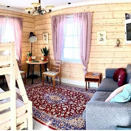 Scenic Small Guesthouse On Horse Farm By The Lake Froso ภายนอก รูปภาพ