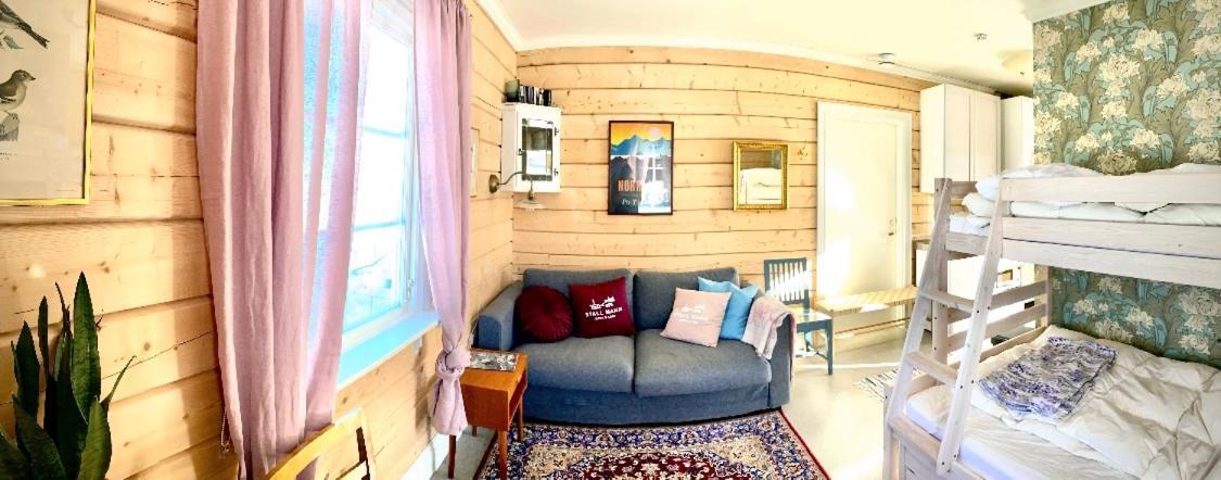 Scenic Small Guesthouse On Horse Farm By The Lake Froso ภายนอก รูปภาพ